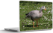 Laptop sticker - 10.1 inch - Indische gans tussen de wilde bloemetjes