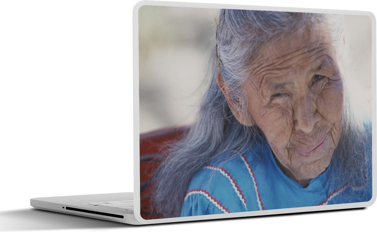 Laptop sticker - 10.1 inch - Indiaanse vrouw tegen vervaagde achtergrond