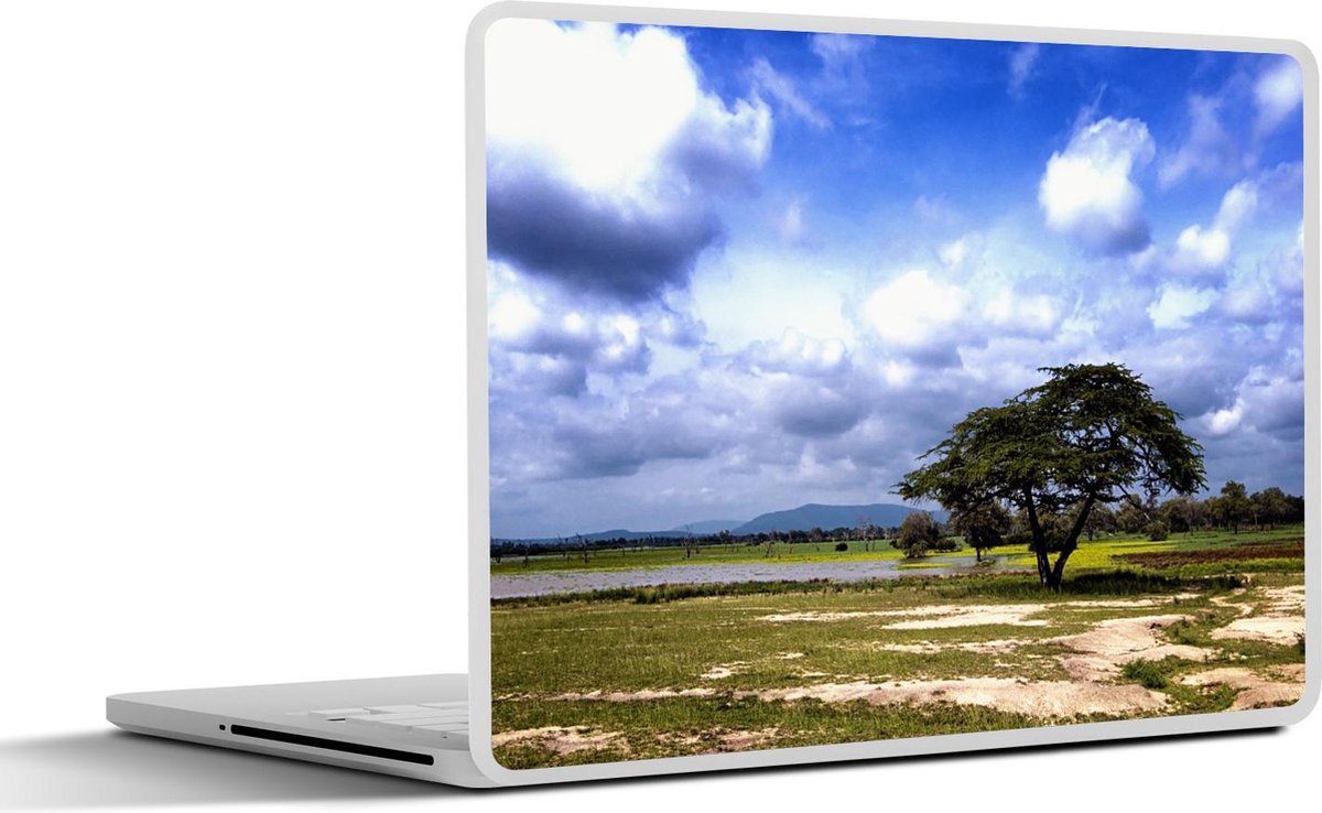 Laptop sticker - 10.1 inch - Afrikaanse boom met wolkenvorming bij Selous-spelreserve