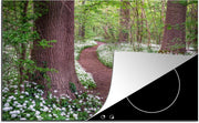 Luxe inductie beschermer Bospaden - 78x52 cm - Pad in bos met wilde knoflook  - inductiebeschermer