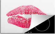 Luxe inductie beschermer Rode lippen - 80x52 cm - Afdruk van rode lippen op witte achtergrond  - inductiebeschermer