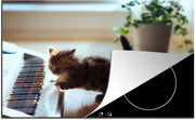 Luxe inductie beschermer Dierendag - 80x52 cm - Kitten spelend met piano  - inductiebeschermer