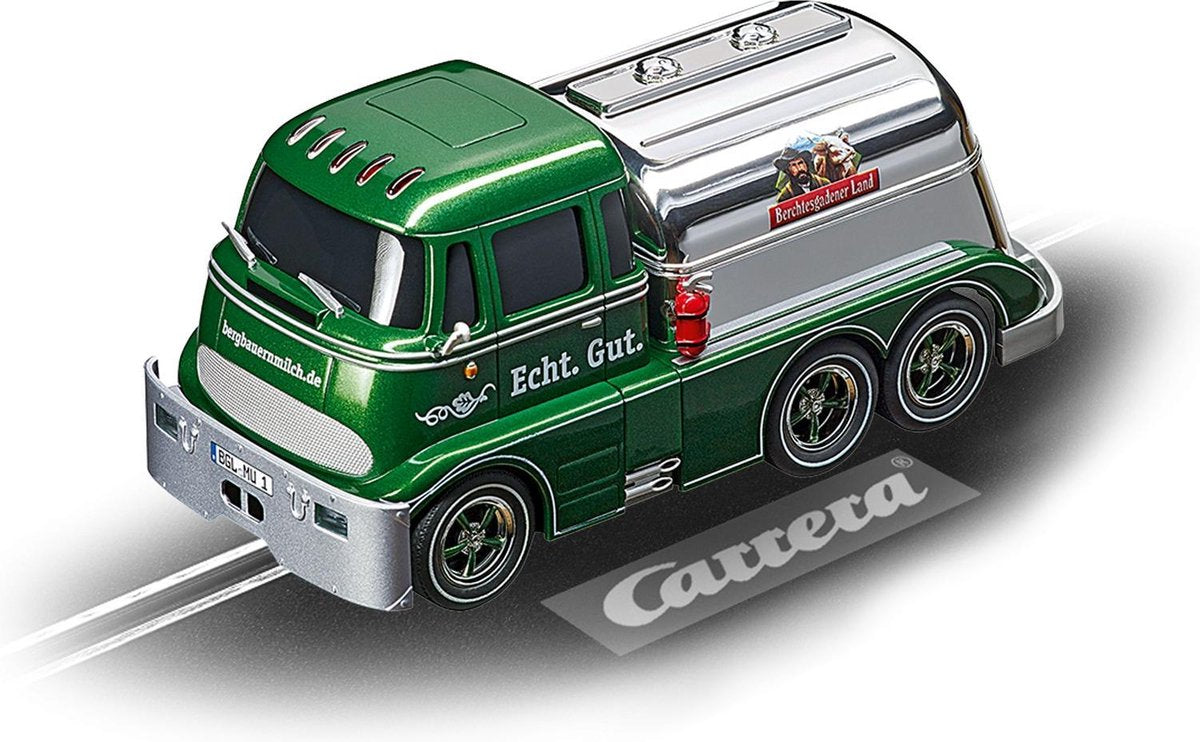 Carrera DIG132 Carrera Tanker "Berchtesgadener Landmilch" - Racebaanauto