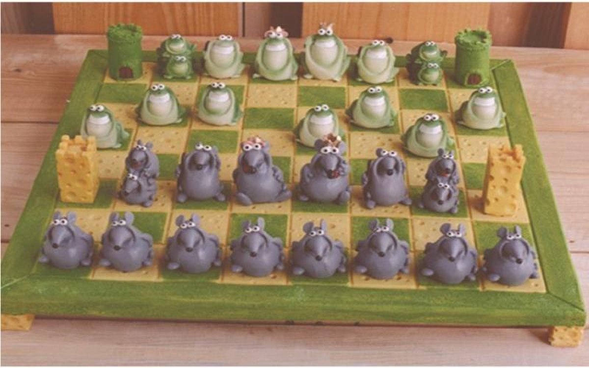 Paolo -Chiari - Schaakspel - muizen - tegen - kikkers - schaakbord - polystone - schaken