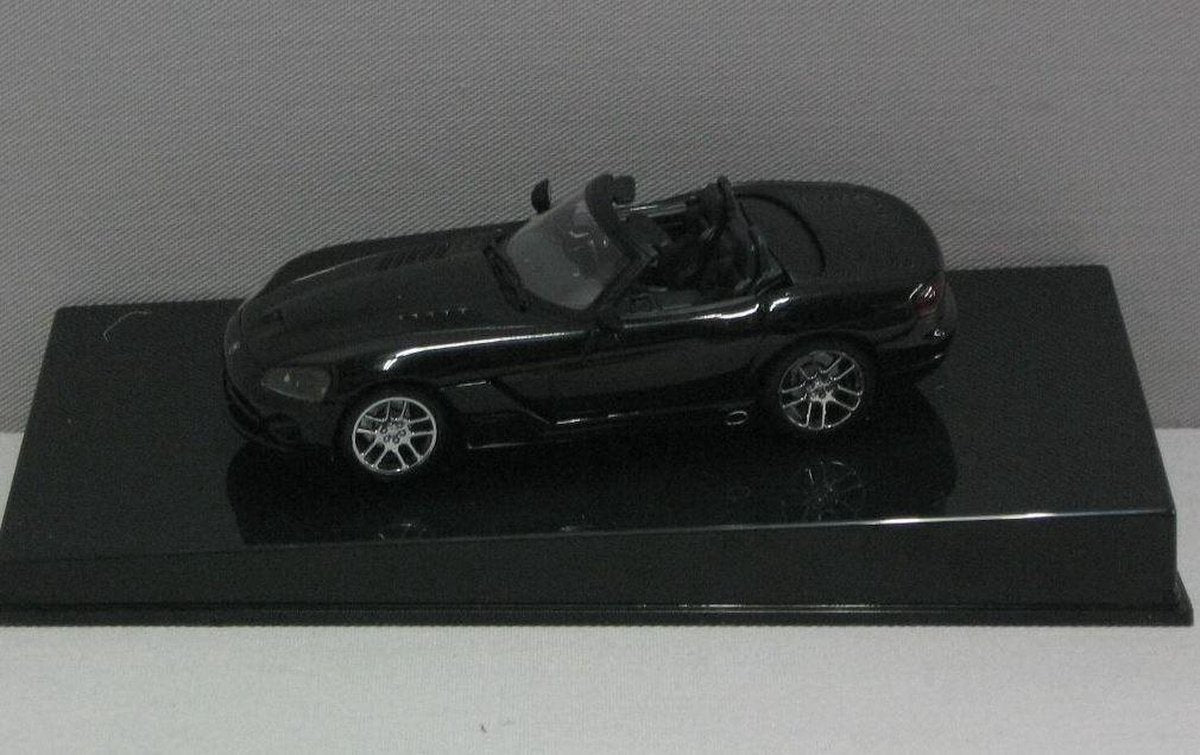 Dodge Viper SRT-10 2003 1:43 Autoart Zwart 51702