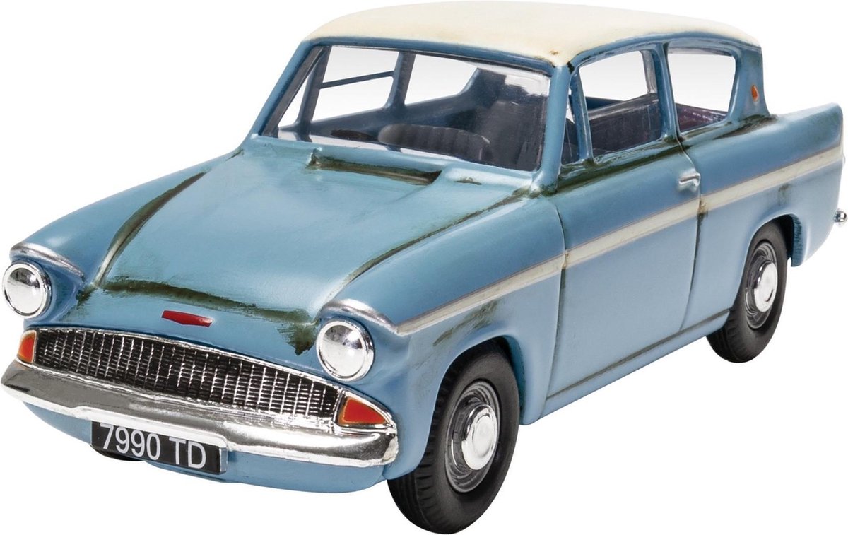 Harry Potter - Enchanted Ford Anglia w/ Harry And Ron Figures Die Cast 1:43 Scale (CC99725)