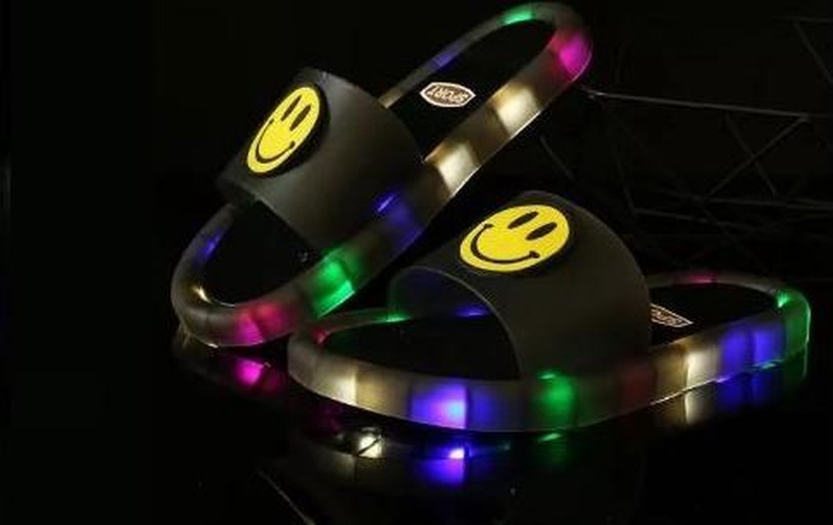 Lichtgevende LED Slippers Smiley - Zwart - Maat 34/35