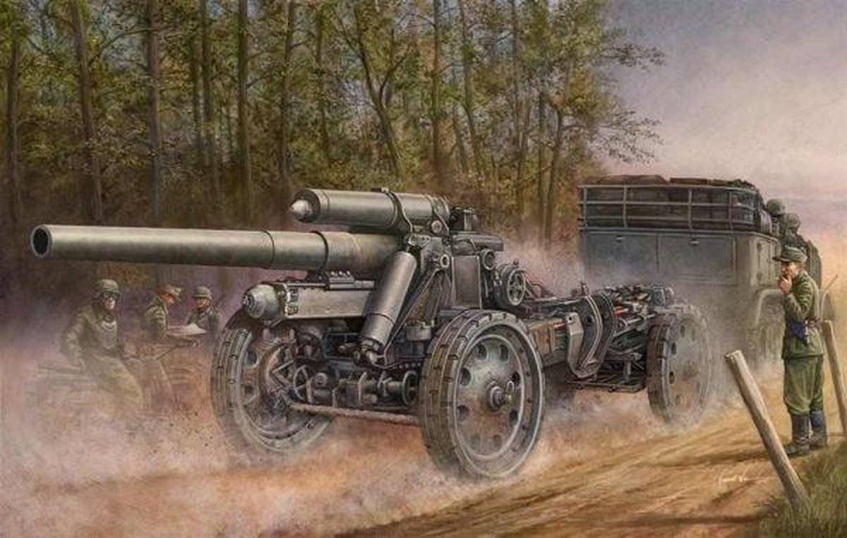 Military German 15 cm S.FH 18 Field Howitzer