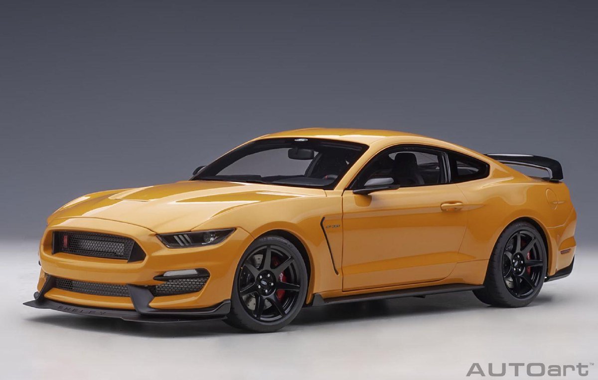AutoArt 1/18 Ford Mustang Shelby GT350R - Fury Orange