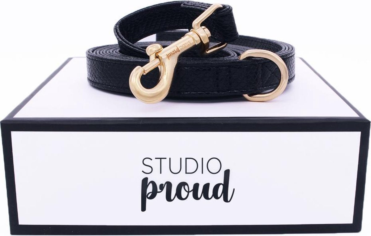 Studio Proud - Hondenriem - zwart snakeprint  - goudkleurige accenten - maat M - deze uitlaatriem is perfect te combineren met bijpassende poepzakjeshouder