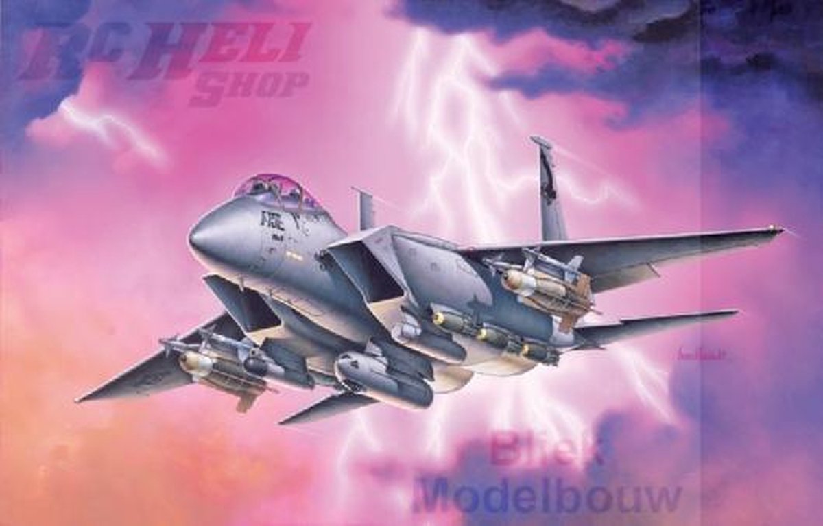 F-15E STRIKE EAGLE