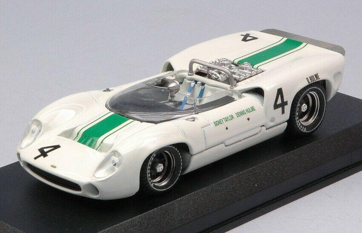 Lola T70 Spider #4 Oulton Park 1965