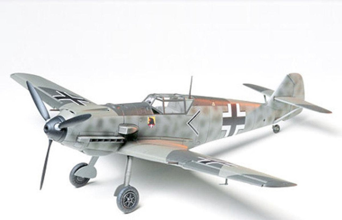 Tamiya Messerschmitt Bf 109 E-3 + Ammo by Mig lijm