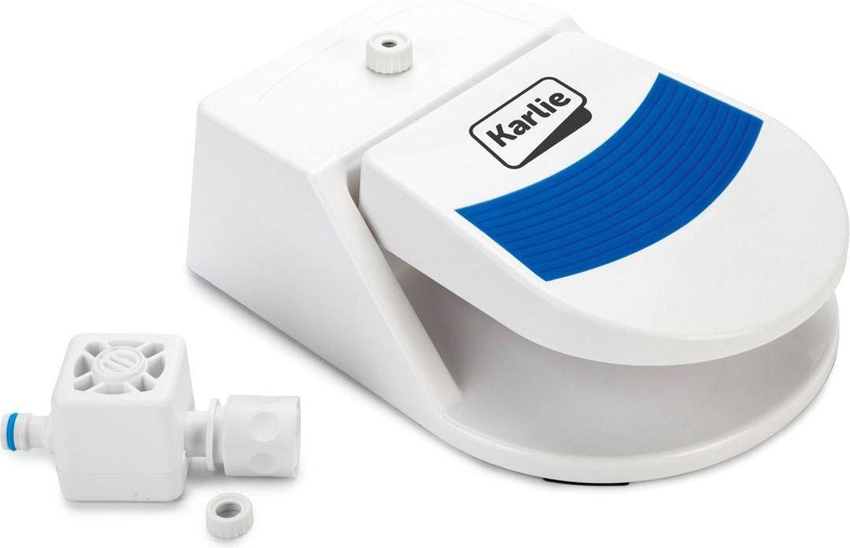Water fontain splashy white