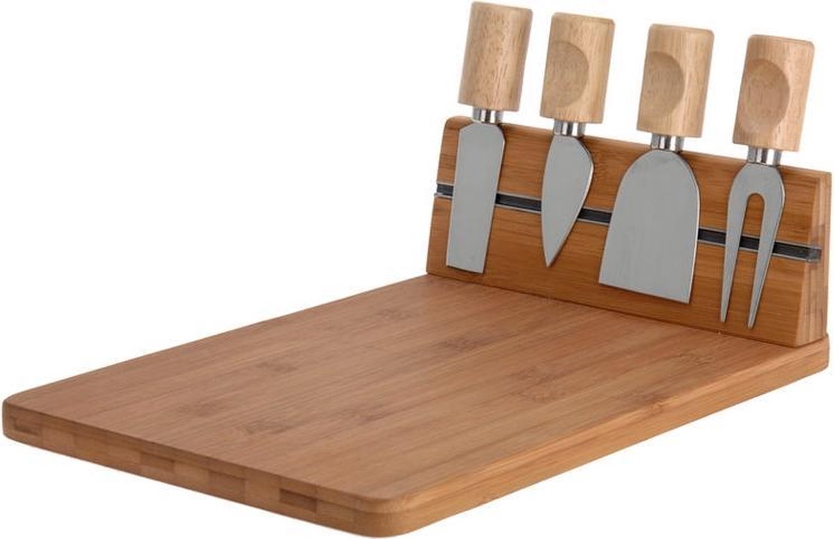 Kaasplank met 4 kaasmessen