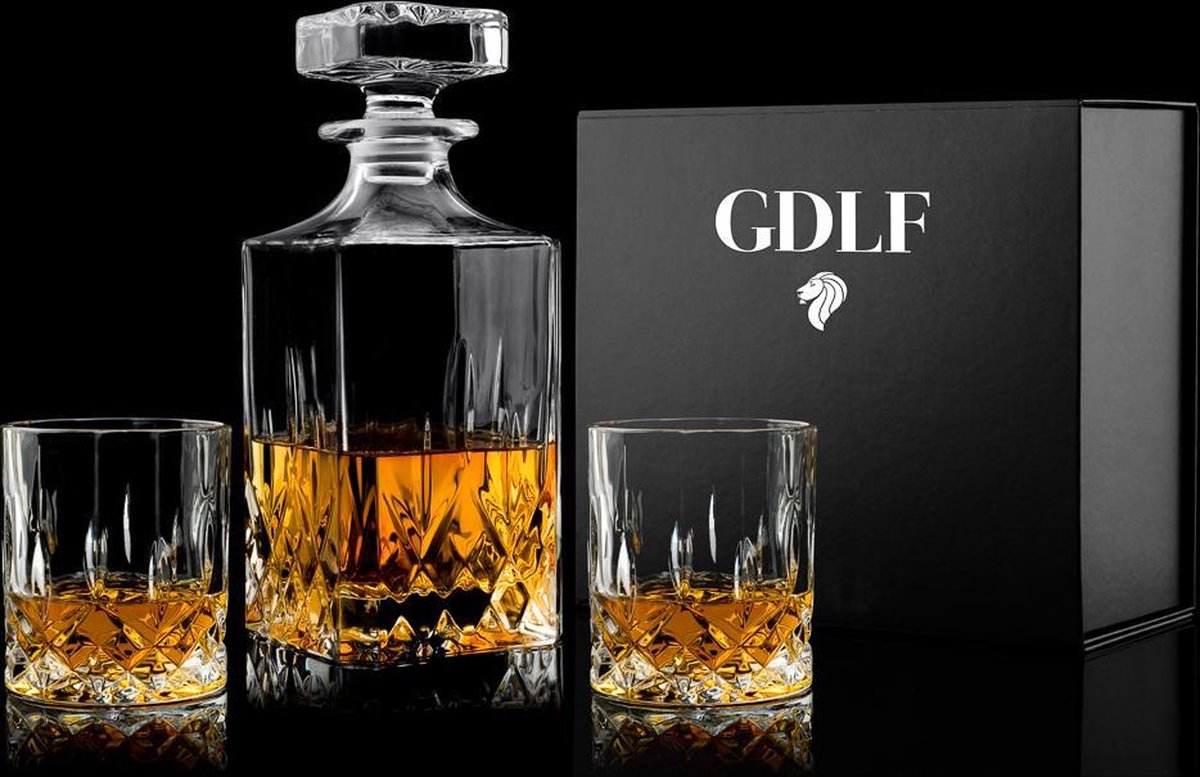 Luxe Vintage Whiskey Karaf in Geschenkdoos by GDLF | 3 Delige Whiskey Set | 1 Whisky Karaf & 2 Whisky glazen |