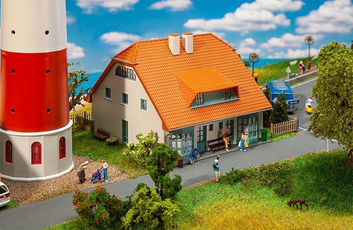 Faller - Lighthouse keeper house - FA130671 - modelbouwsets