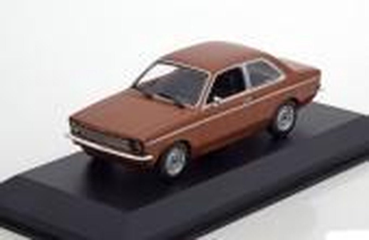 Opel Kadett C Sedan 1974 Bruin 1-43 Maxichamps