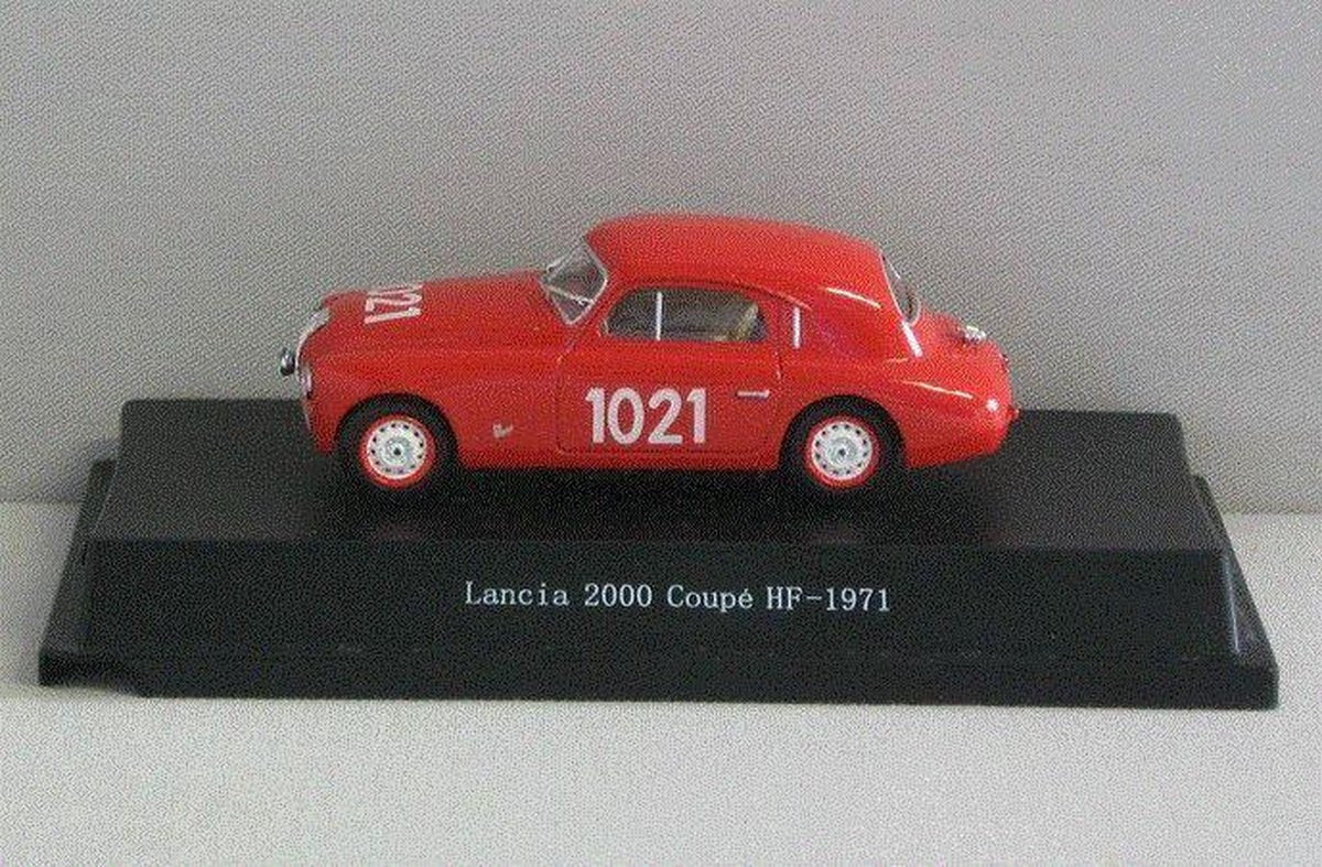 Lancia 2000 Coupé HF #1021 1971 - 1:43 - Starline Models