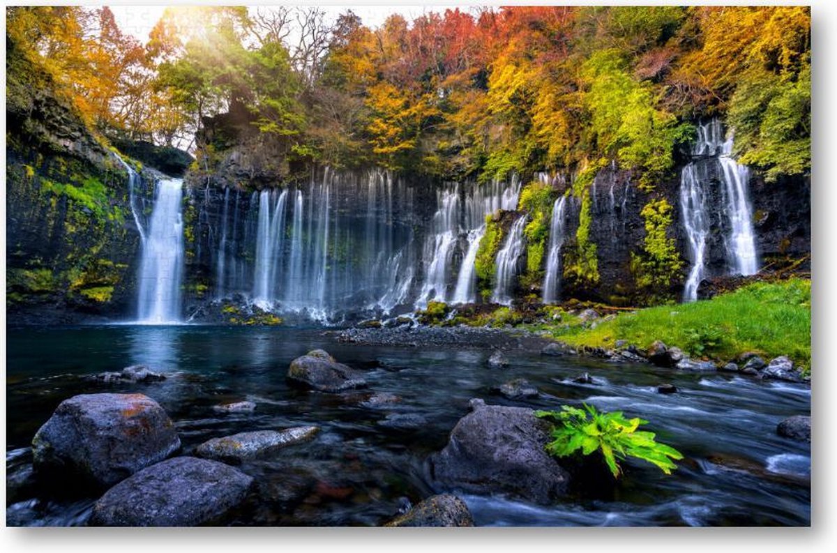 Shiraito waterval in de herfst