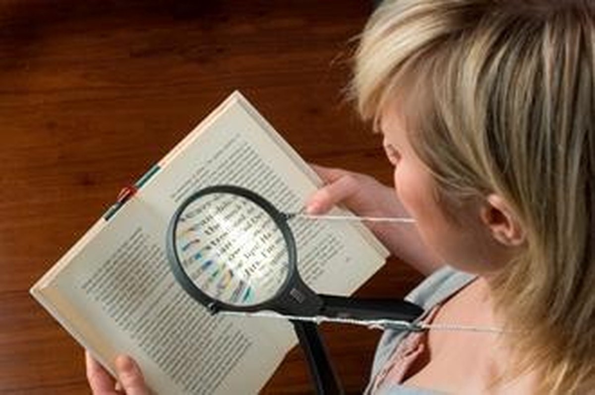 Vergrootglas met halskoordje- Zonder lamp / Lens 10 cm - vergroting x 2