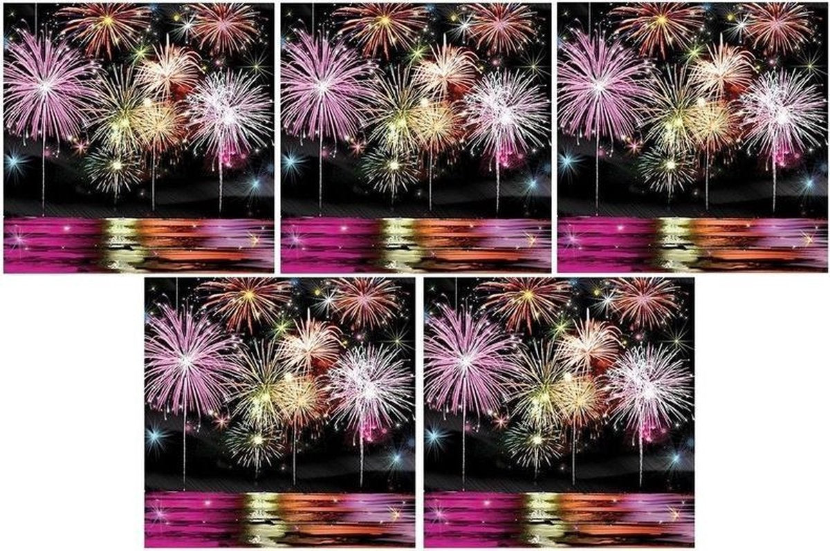 50x Kerst/nieuwjaar servetten met vuurwerk print 33 x 33 cm - wegwerpservetten/kerstservetten