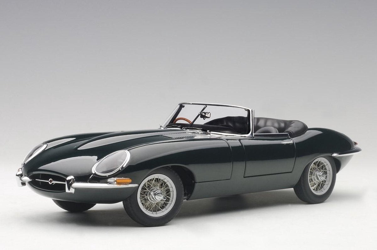 AutoArt 1/18 Jaguar E-Type Roadster Series I 3.8 - 1961