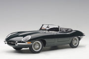AutoArt 1/18 Jaguar E-Type Roadster Series I 3.8 - 1961