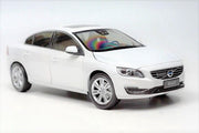 Motor City Classics Volvo S60 2015 Crystal Wit 1:18