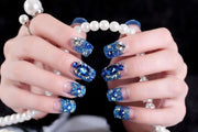 24-delige kunstnagel Art-decoratieset. Blauw met glitters en strass steentjes. Volledige dekking DIY Kunstnagels. 10 verschillende maten en minimaal 2 stuks per maat 9 varianten