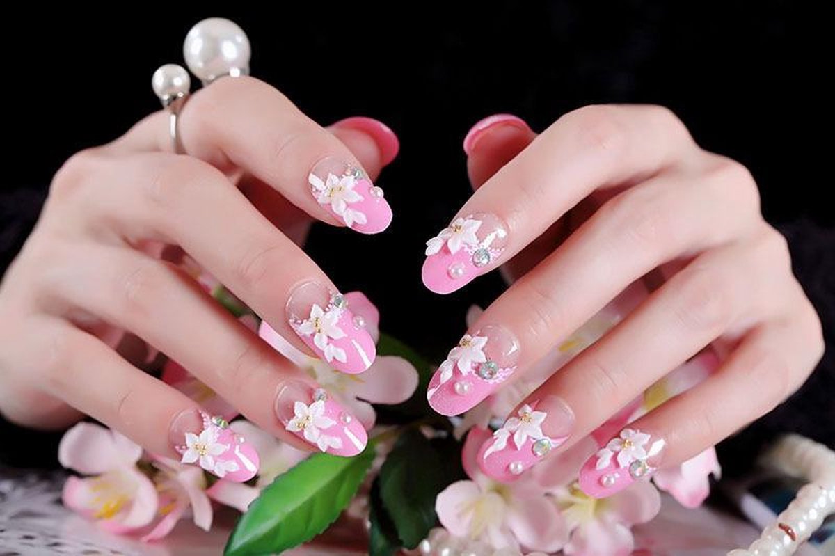 24-delige kunstnagel Art-decoratieset. Roze met mooie bloemen. Volledige dekking DIY Kunstnagels. 10 verschillende maten en minimaal 2 stuks per maat 9 varianten
