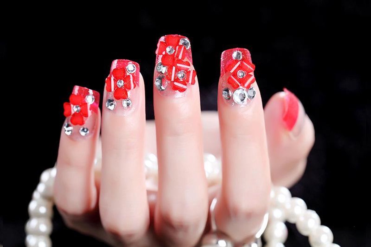 24-delige kunstnagel Art-decoratieset. Rood met stenen en vierkante patronen. Volledige dekking DIY Kunstnagels. 10 verschillende maten en minimaal 2 stuks per maat 9 varianten