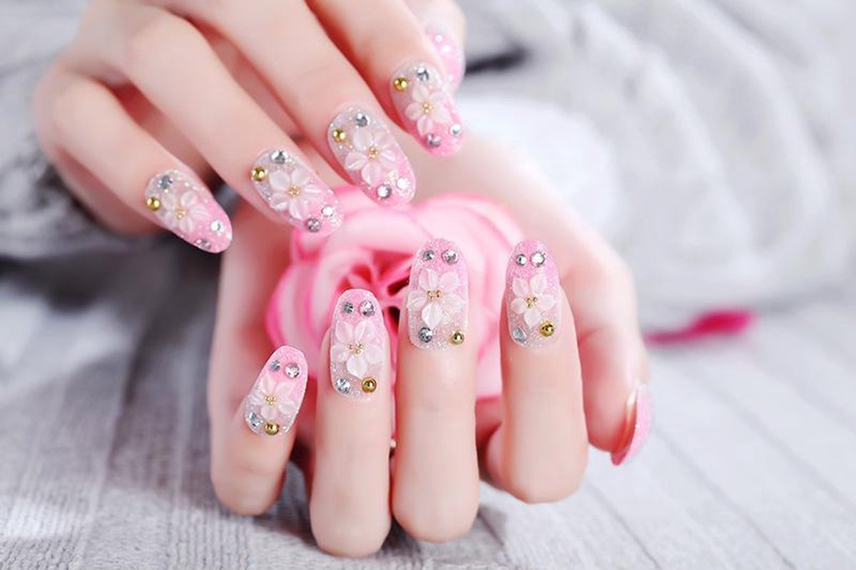 24-delige kunstnagel Art-decoratieset. Roze met florale stijldecoratie. Volledige dekking DIY Kunstnagels. 10 verschillende maten en minimaal 2 stuks per maat 9 varianten