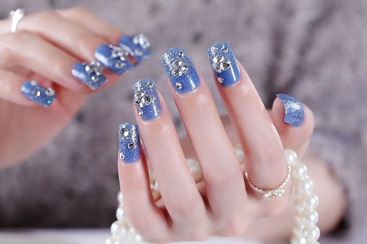 24-delige kunstnagel Art-decoratieset. Blauw met zilver. Volledige dekking DIY Kunstnagels. 10 verschillende maten en minimaal 2 stuks per maat 9 varianten
