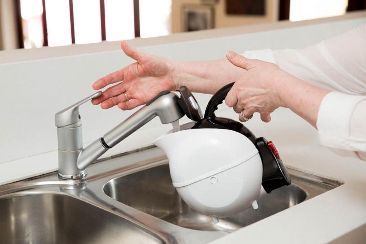 Kantelbare Waterkoker - Design ergonomische Waterkoker - Probleemloos en veilig heet water inschenken!