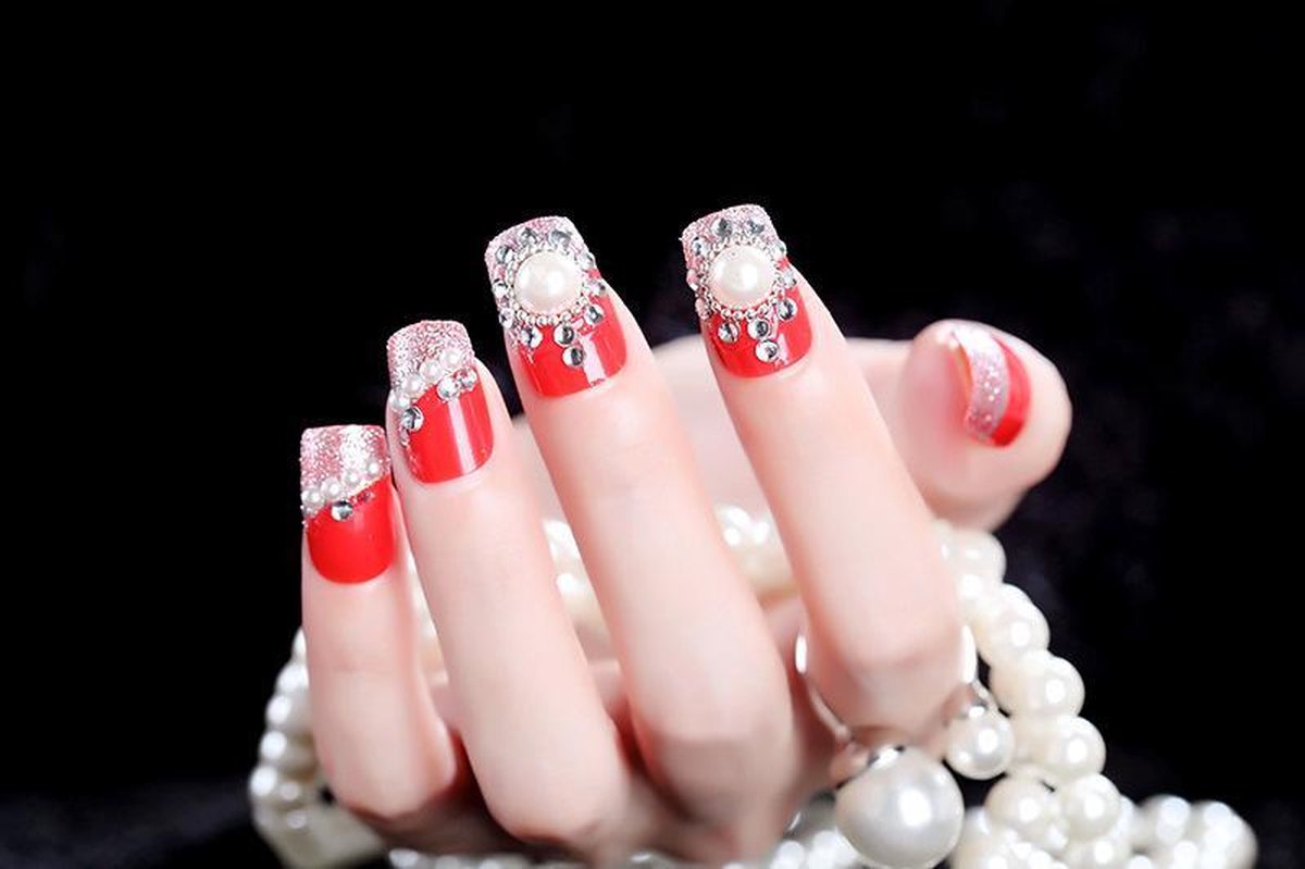 24-delige kunstnagel Art-decoratieset. Rood met parels en glanzende diamanten. Volledige dekking DIY nep nagels. 10 verschillende maten en minimaal 2 stuks per maat 9 varianten