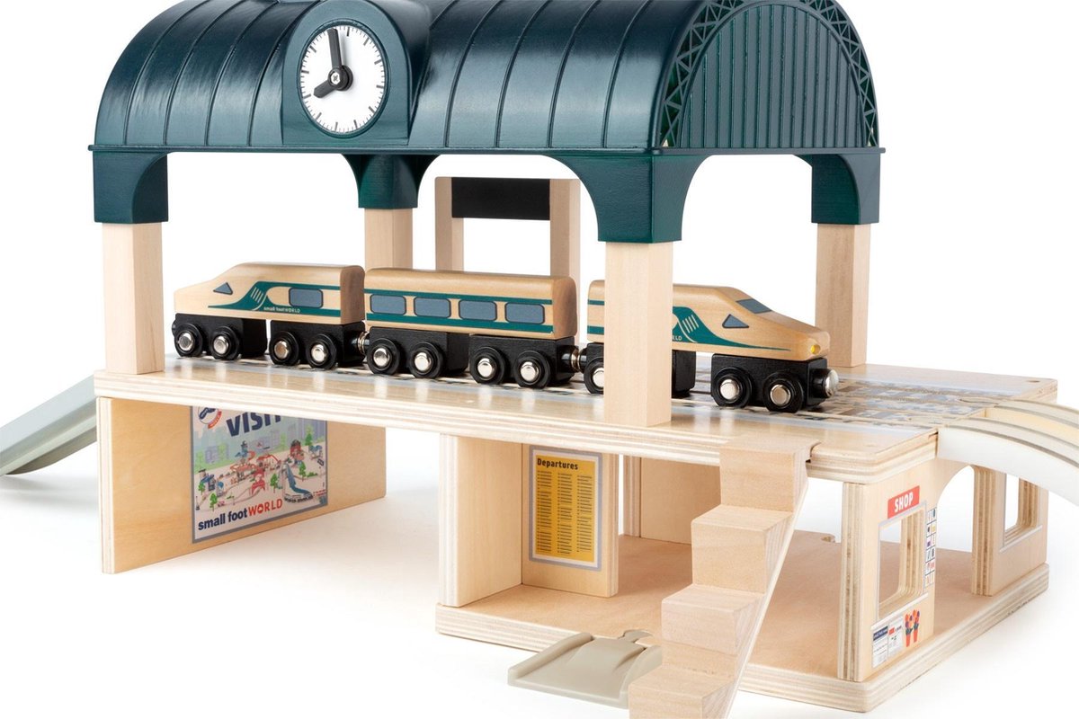 Small Foot Station Treinset Met Toebehoren 18-delig