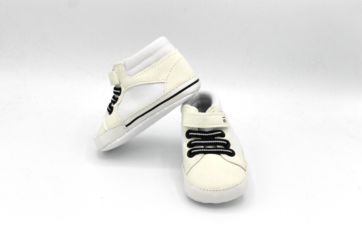 Babyslofje-hoog-wit-maat L-kraamcadeau