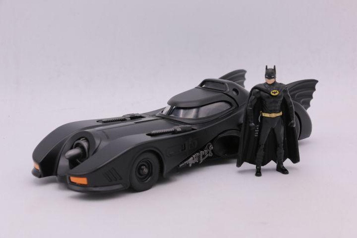 DC COMICS - Batman 1989 Batmobile + Figure Metal Die-Cast - 1:24
