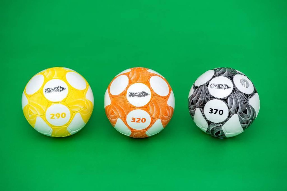 Voetbalvaardigheidstrainer met bal naar keuze en balpomp Bal 370 gram