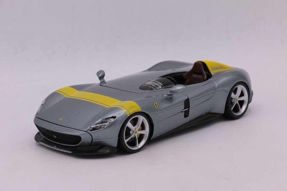 Bburago  Ferrari MONZA SP1 grijs/geel schaalmodel 1:24