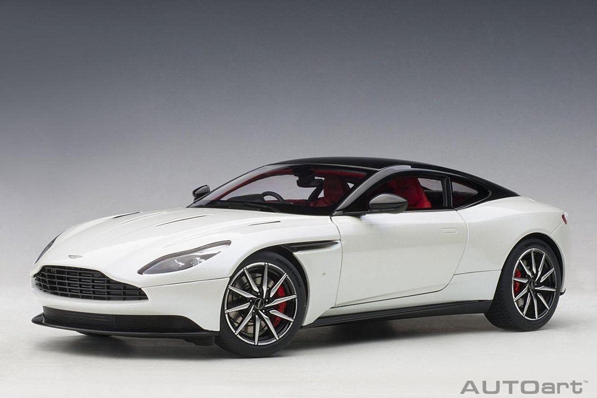 AutoArt 1/18 Aston Martin DB11 "Morning Frost White"