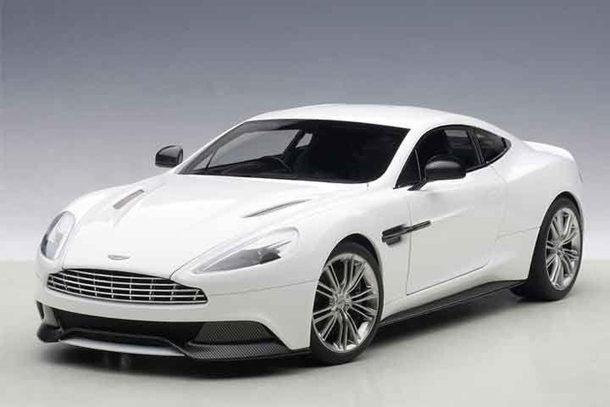 Aston Martin Vanquish Coupe 2013 White