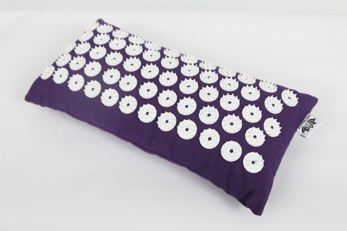 OM NAMASTE NEKKUSSEN ACUPRESSUUR - PAARS- Om Namaste Spijkermat - Acupressuur mat - Acupressure mat – kussen - nekkussen- Paars -Gratis verzending!!