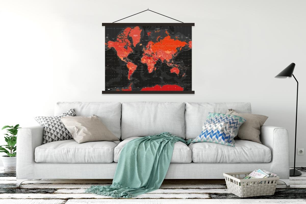 Wereldkaart rood zwart schoolplaat platte latten zwart 150x113 cm - Foto print op textielposter (wanddecoratie woonkamer/slaapkamer)