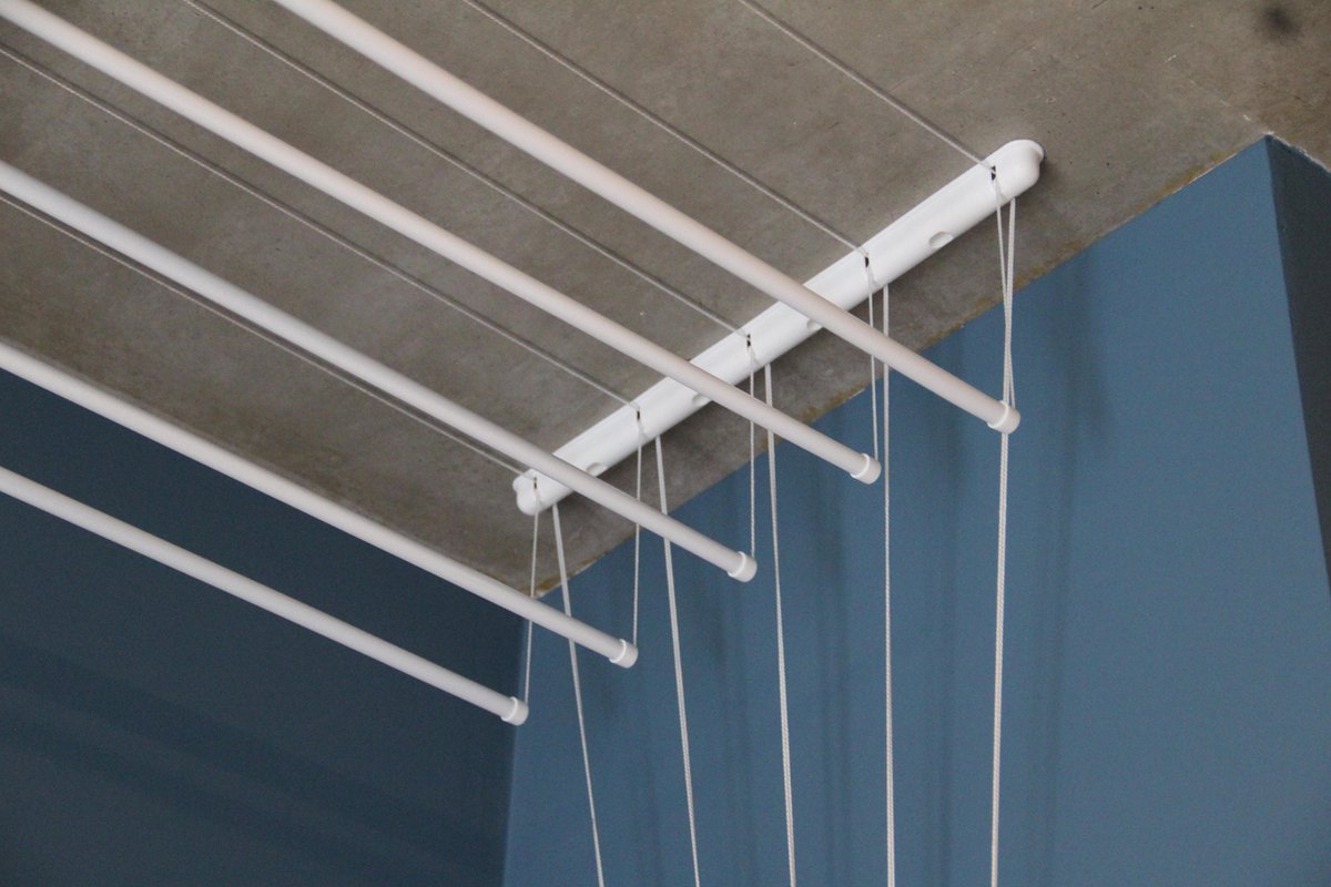 High & Dry droogrek – hangend aan plafond – 5 stangen – 120 cm lang – met optreksysteem.