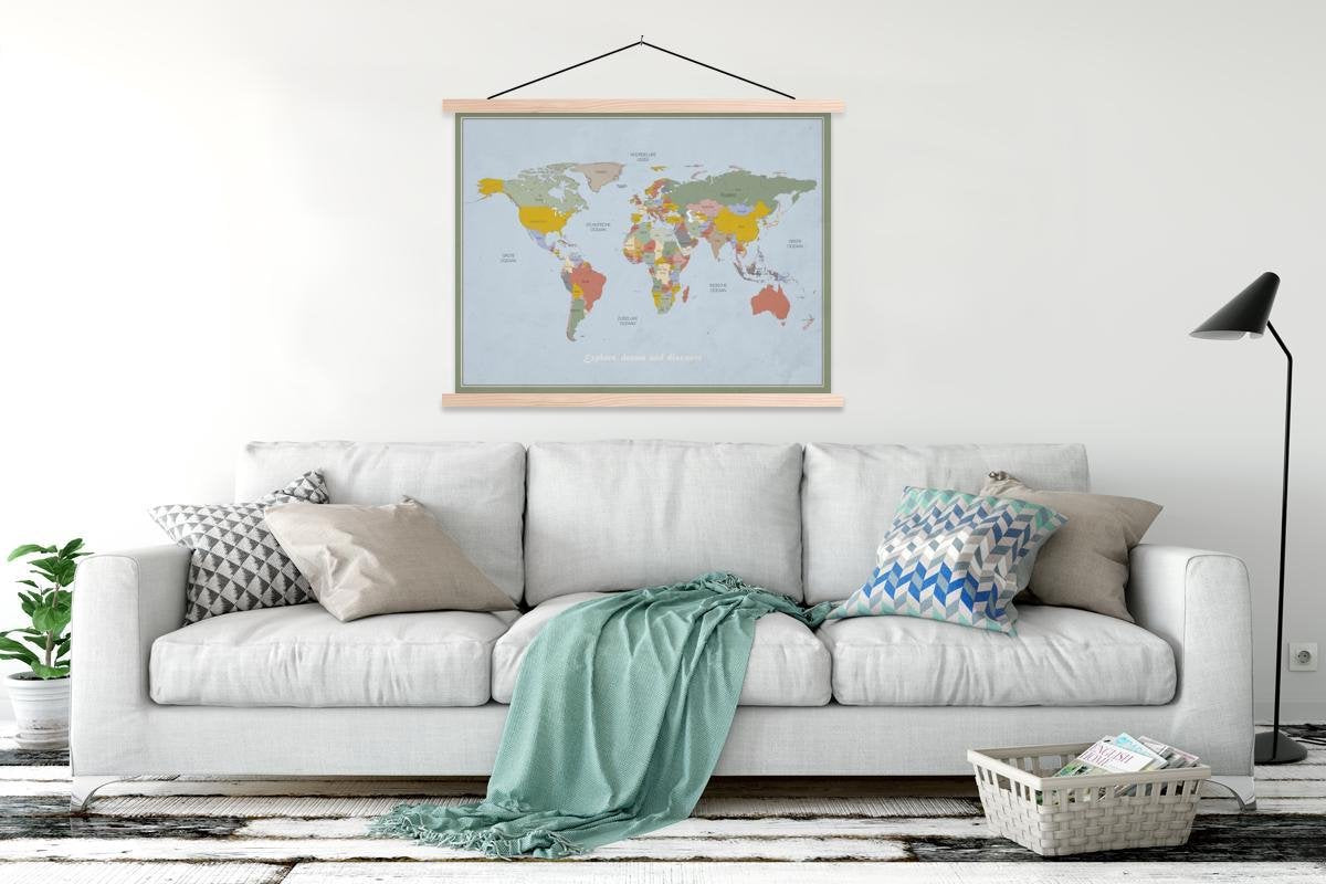 Wereldkaart - Kleuren - Quote schoolplaat platte latten blank