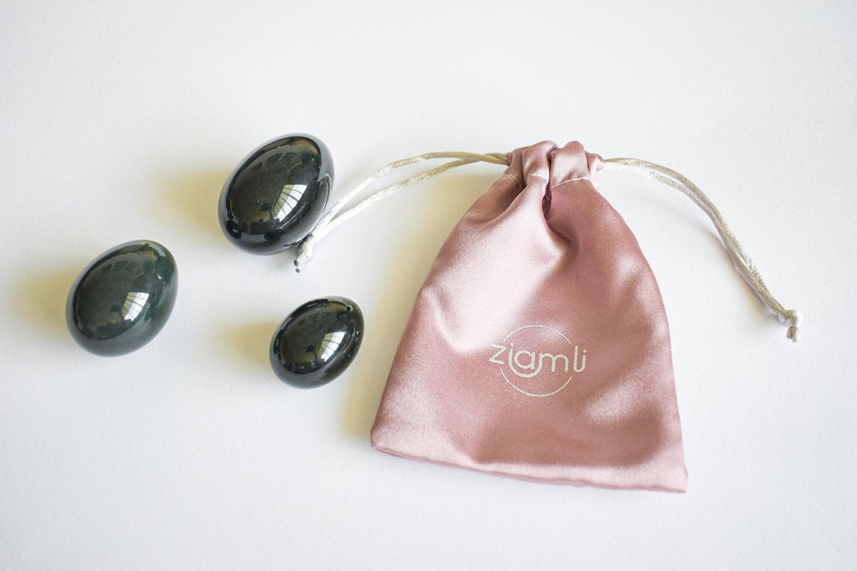 Ziamli Yoni egg  Nephrite jade - Yoni ei Nefriet jade - M (40*30mm) - Drilled - GIA gecertificeerd