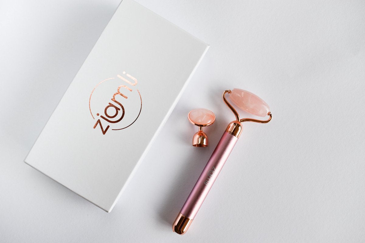 Ziamli gezichtroller vibrerend / elektrisch 2 in 1 - 100% Rozenkwartz - Gezicht massage - Vibrating facial roller Rose quartz- Premium kwaliteit - USB kabel