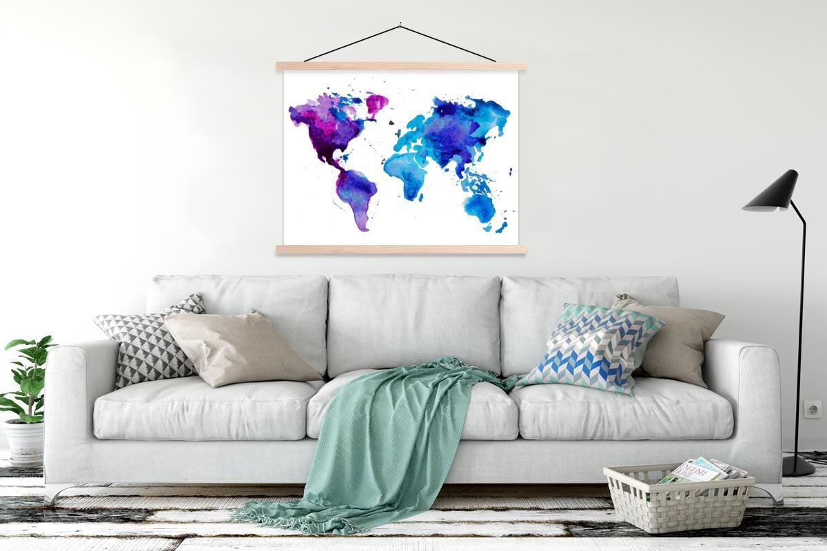 Wereldkaart aquarel blauw lila schoolplaat platte latten blank 150x113 cm - Foto print op textielposter (wanddecoratie woonkamer/slaapkamer)